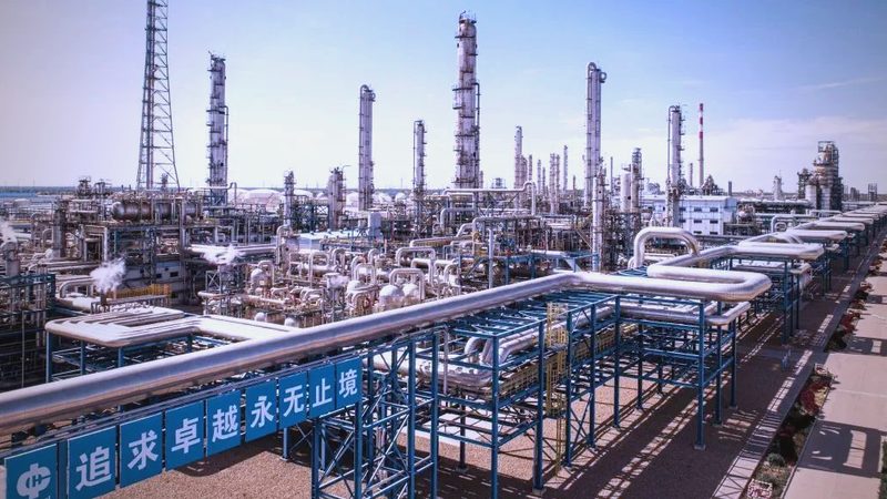 工程塑料与金属材料：性能对比与应用解析